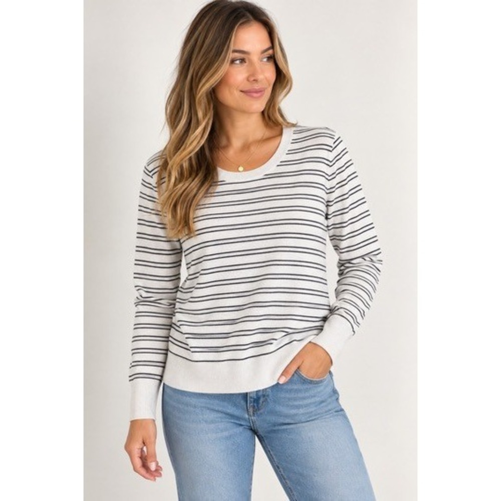 Banana Republic Womens Small Ivory Navy Blue Striped Crewneck Knit Sweater